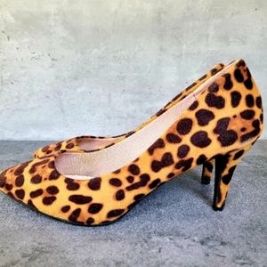 Forever Collection Womens Sadie Leopard Pumps Mid to Low Heel Size 10